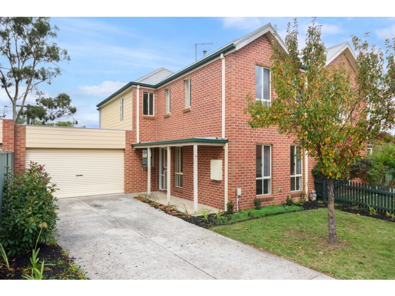 8 Bentley Place, Ballarat East VIC 3350