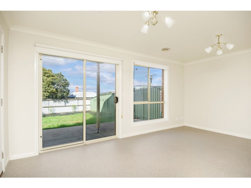 8 Bentley Place, Ballarat East VIC 3350