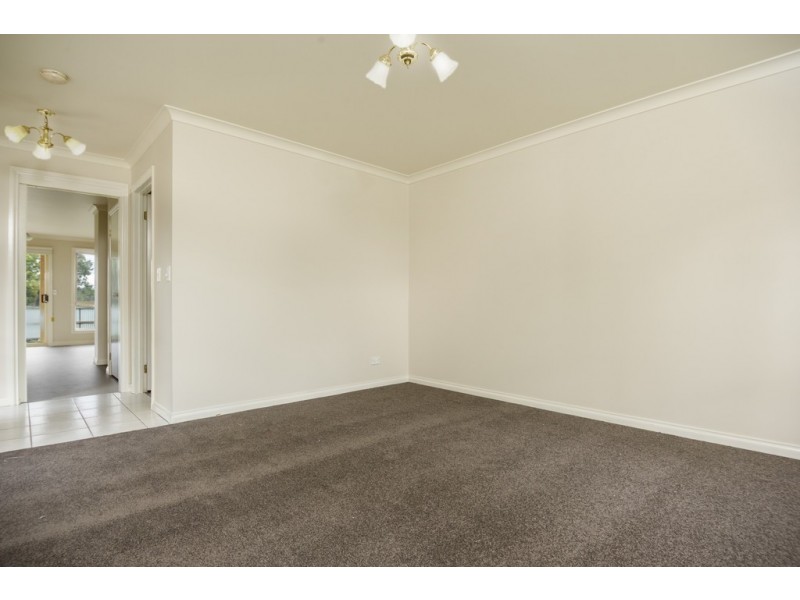 8 Bentley Place, Ballarat East VIC 3350