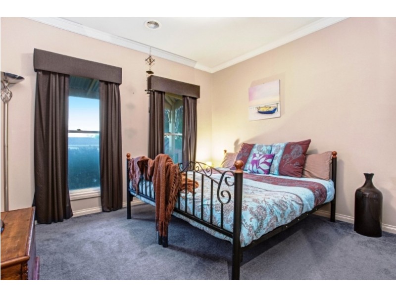 2 Canadian Springs Drive, Canadian VIC 3350