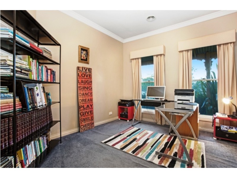 2 Canadian Springs Drive, Canadian VIC 3350