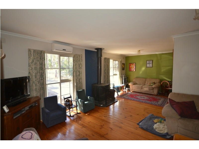 20 Cochrane Drive, Snake Valley VIC 3351