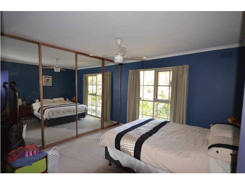 20 Cochrane Drive, Snake Valley VIC 3351