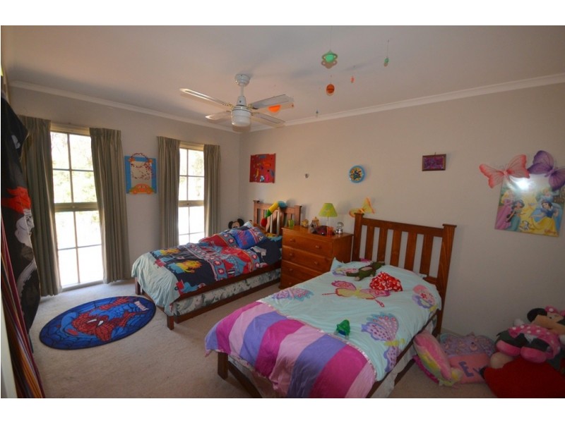 20 Cochrane Drive, Snake Valley VIC 3351