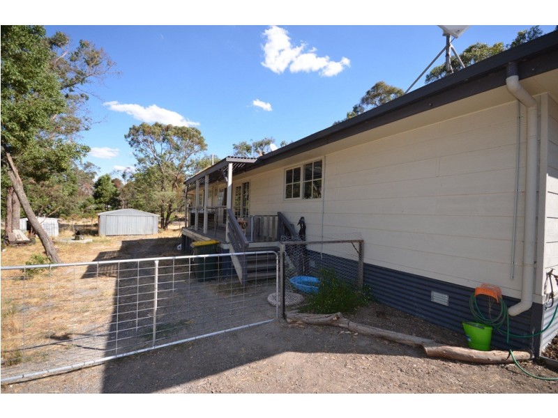 20 Cochrane Drive, Snake Valley VIC 3351