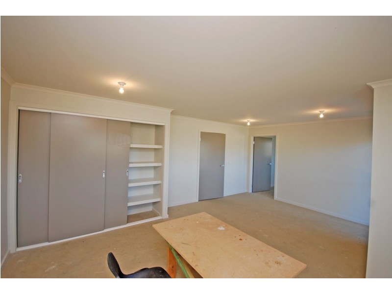 8 Villiers Drive, Wendouree VIC 3355