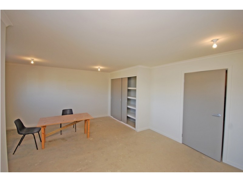 8 Villiers Drive, Wendouree VIC 3355