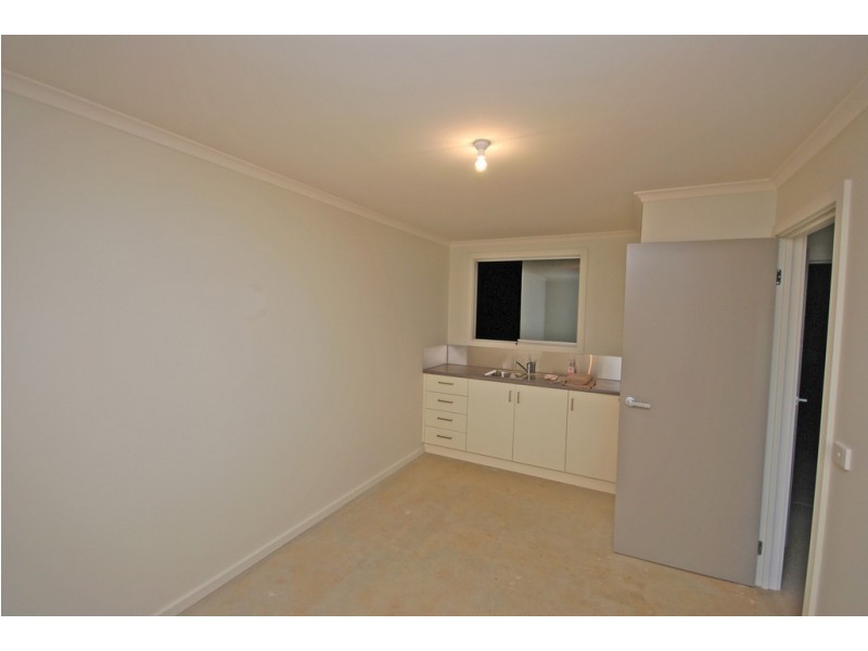 8 Villiers Drive, Wendouree VIC 3355