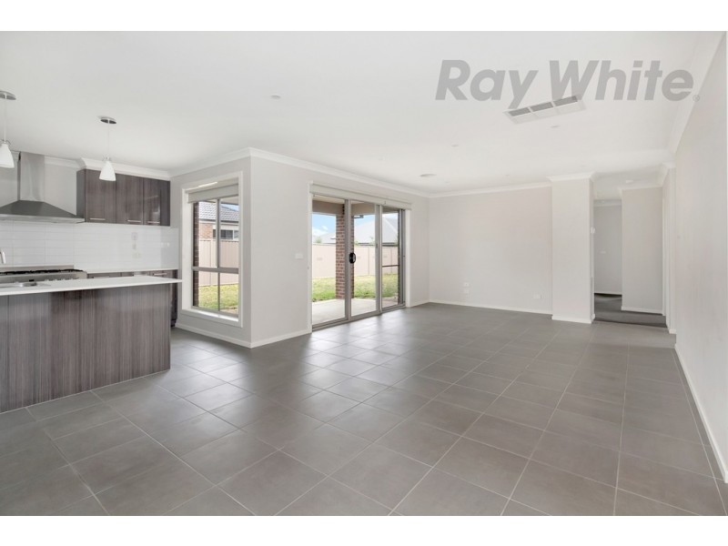 5 Jessica Way, Delacombe VIC 3356