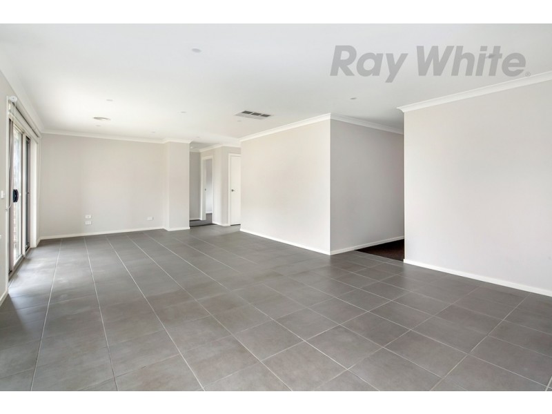 5 Jessica Way, Delacombe VIC 3356