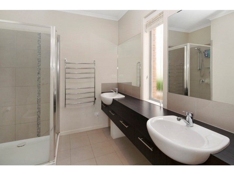 5 Catherine Court, Brown Hill VIC 3350