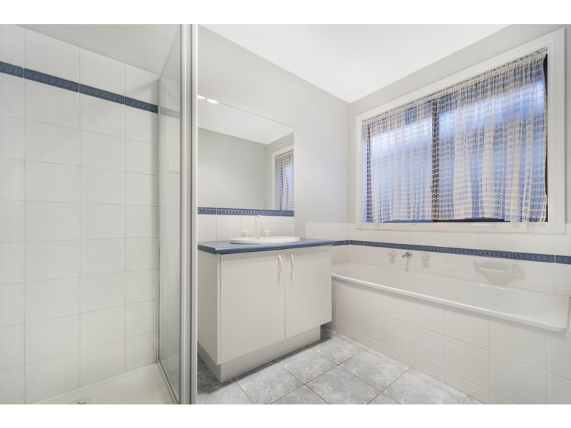 9 Bogong Avenue, Invermay Park VIC 3350