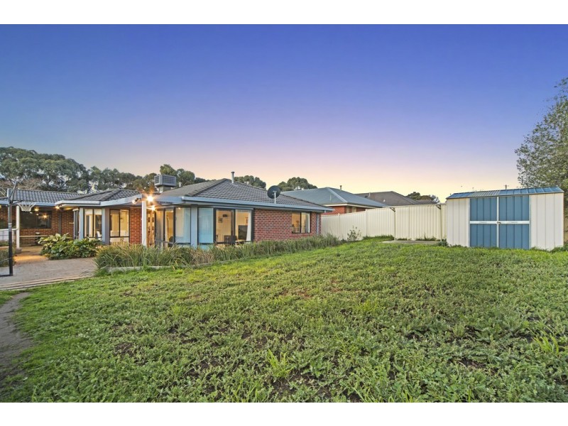 9 Bogong Avenue, Invermay Park VIC 3350