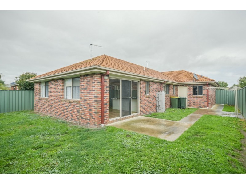 22 Somerset Avenue, Lake Gardens VIC 3355