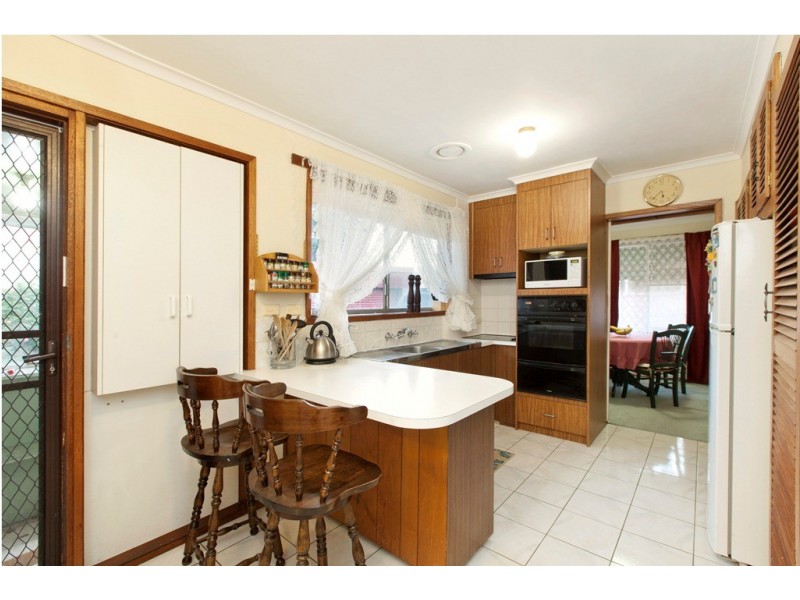 9 Bevtre Street, Sebastopol VIC 3356