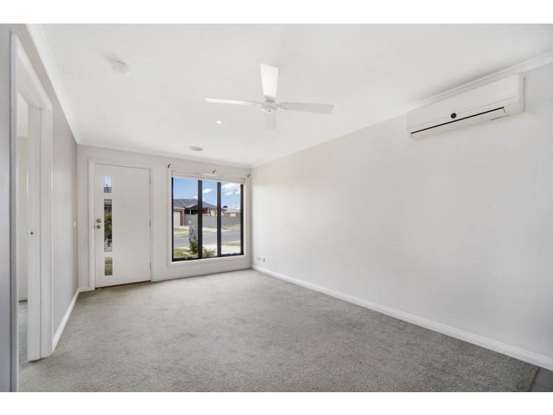 32 Ashwood Gardens, Mitchell Park VIC 3355