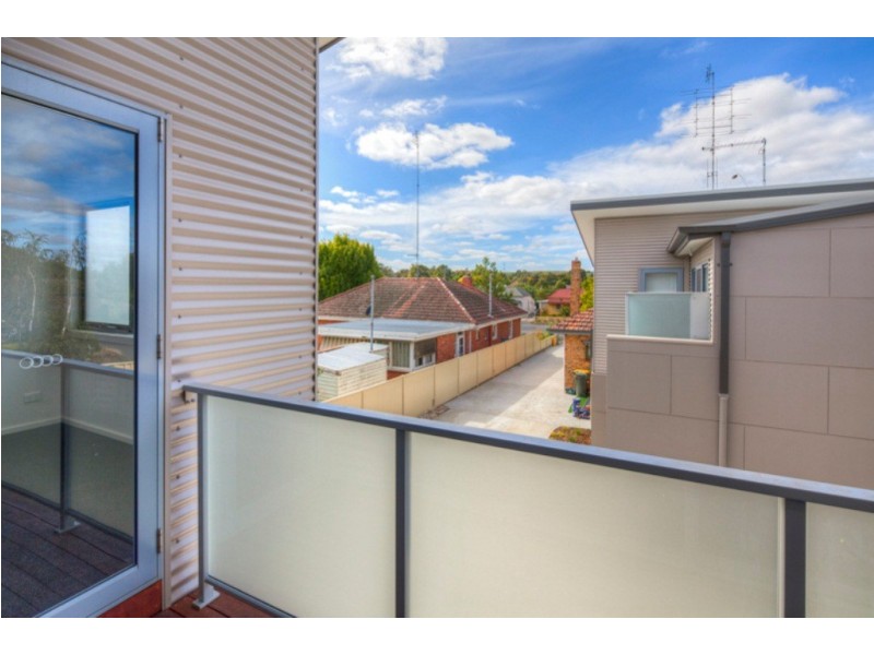2/430 Main Road, Golden Point VIC 3350
