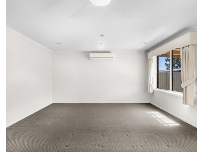 10 Deakin Drive, Delacombe VIC 3356