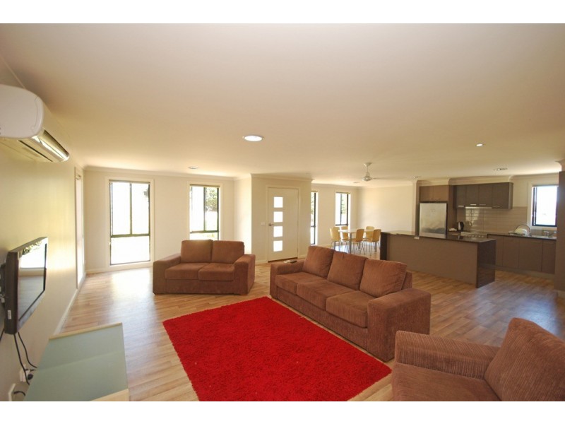 21 Mahers Rd, Warrenheip VIC 3352