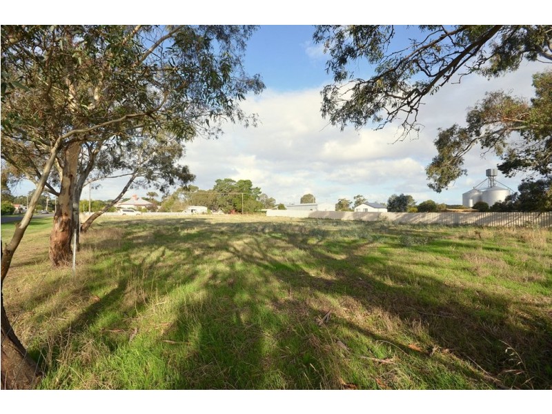 15-17 Osborne Street, Skipton VIC 3361