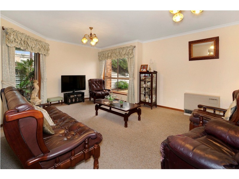 39 Albert St, Sebastopol VIC 3356