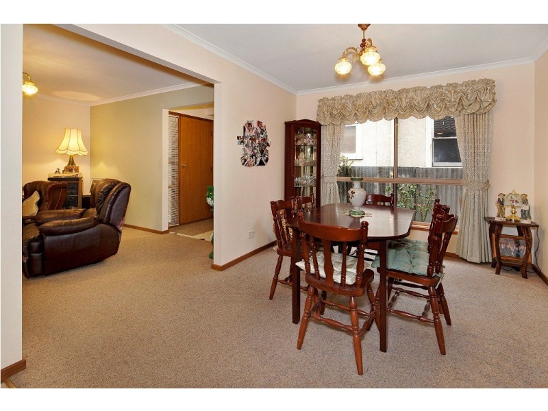 39 Albert St, Sebastopol VIC 3356