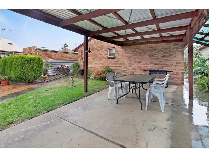 39 Albert St, Sebastopol VIC 3356