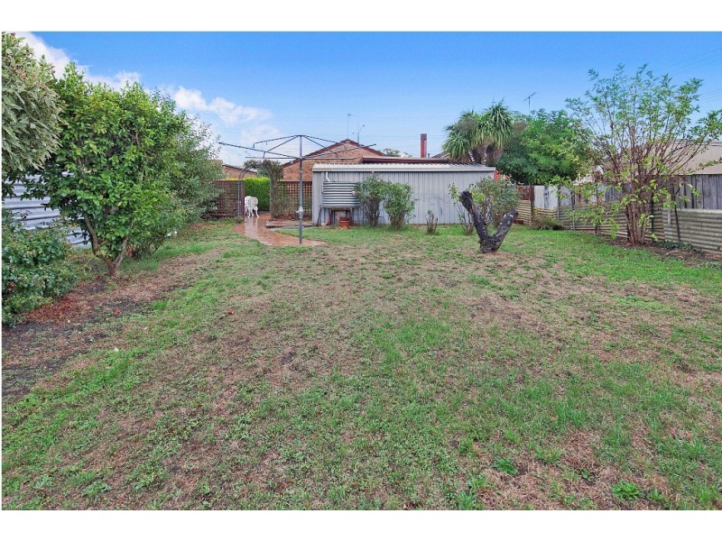 39 Albert St, Sebastopol VIC 3356