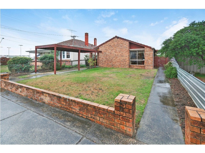 39 Albert St, Sebastopol VIC 3356
