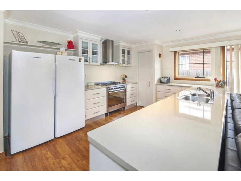 38 Robertson Drive, Alfredton VIC 3350