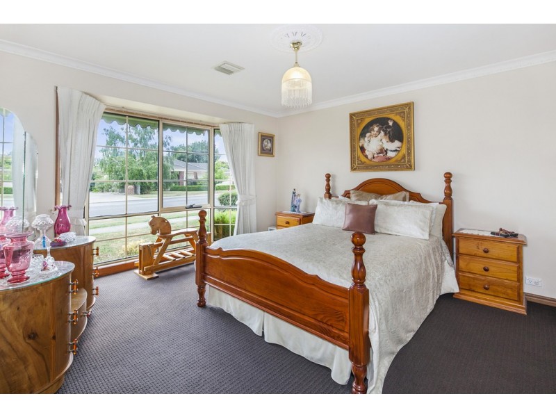 38 Robertson Drive, Alfredton VIC 3350