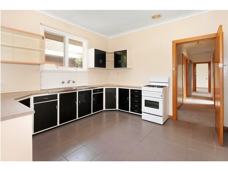 31 Browns Parade, Wendouree VIC 3355