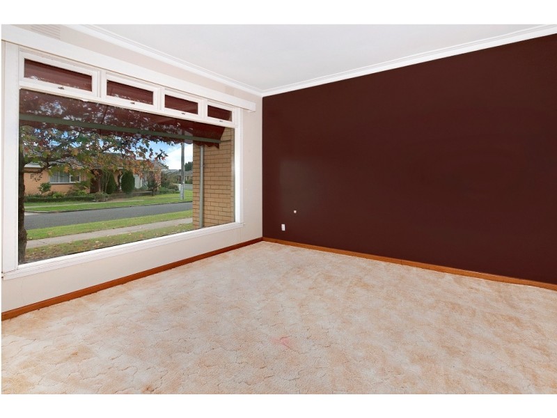 31 Browns Parade, Wendouree VIC 3355