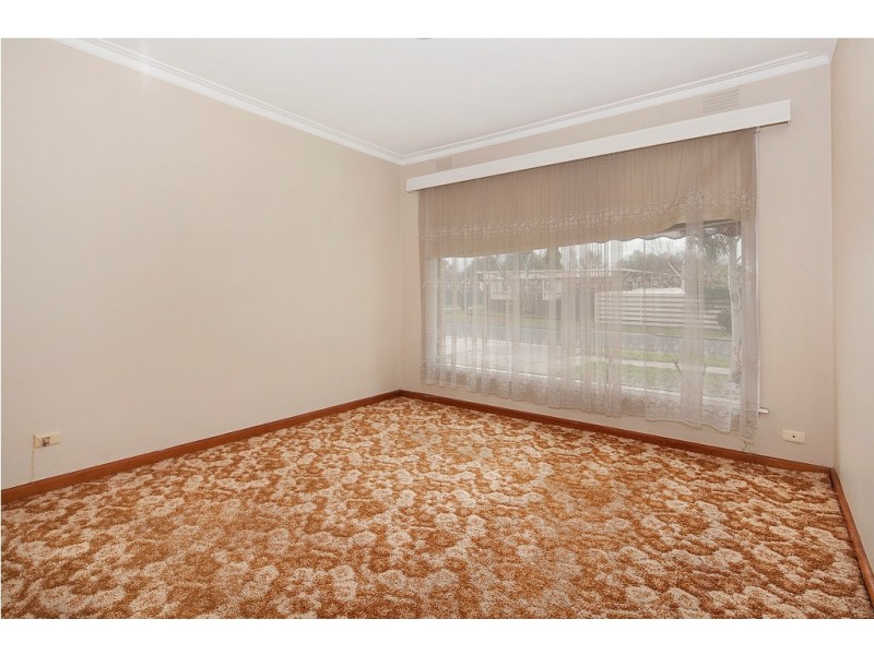 31 Browns Parade, Wendouree VIC 3355