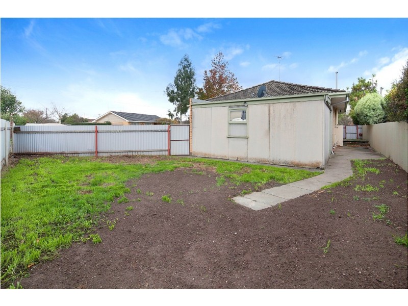 31 Browns Parade, Wendouree VIC 3355