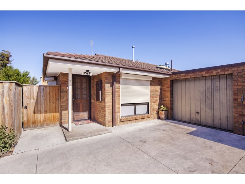 2/61 Grandview Grove, Wendouree VIC 3355