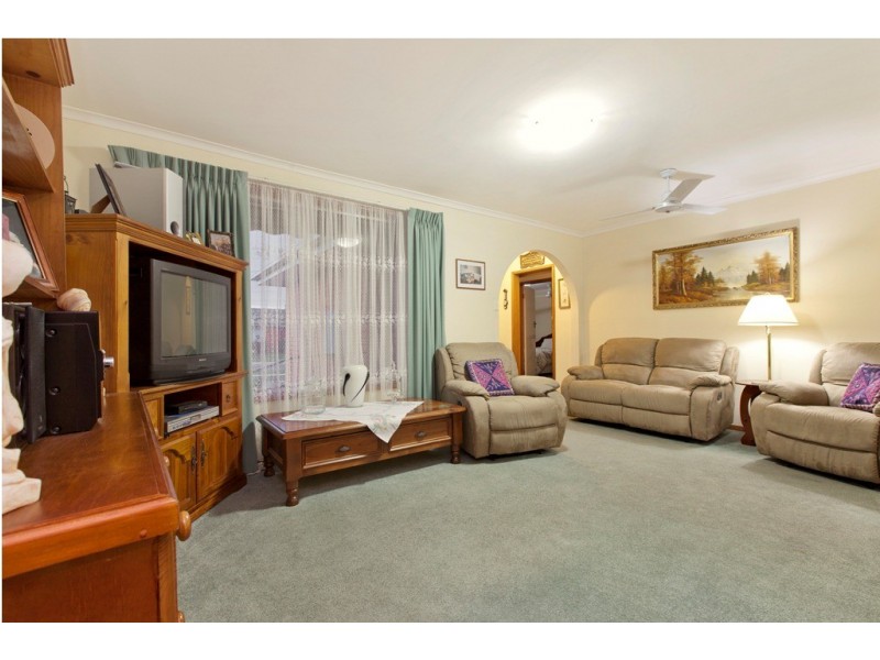 9 Bevtre Street, Sebastopol VIC 3356