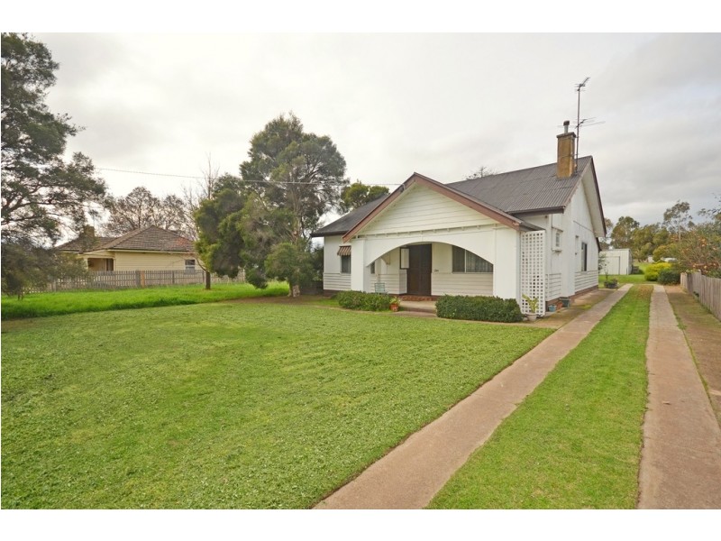 194 High Street, Avoca VIC 3467