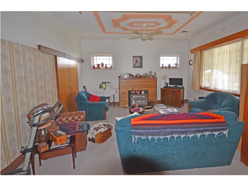 194 High Street, Avoca VIC 3467