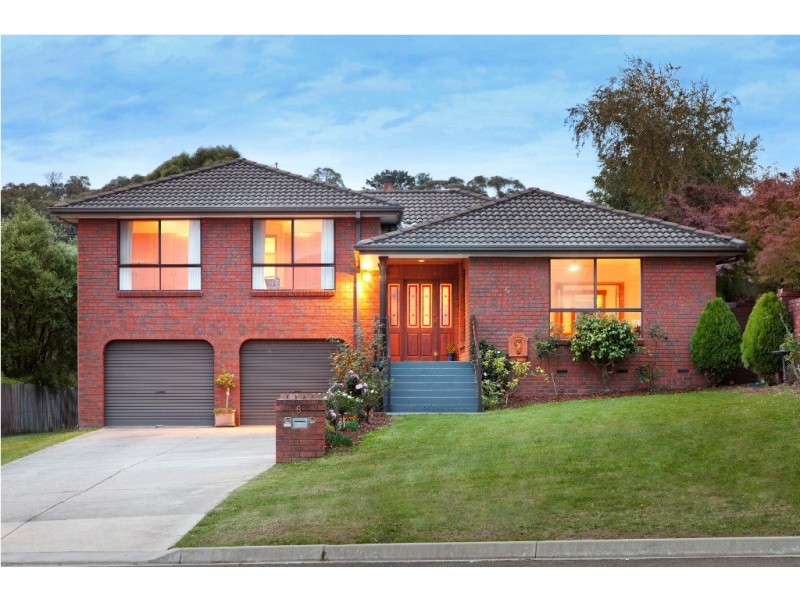 5 Duggan Street, Black Hill VIC 3350