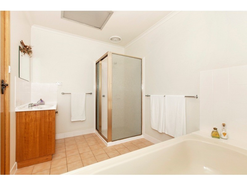 5 Duggan Street, Black Hill VIC 3350