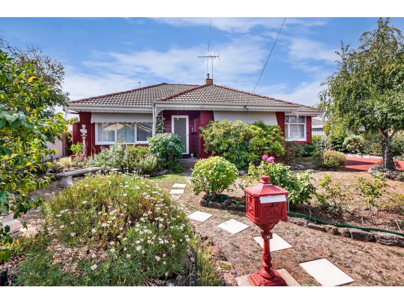 2 Pauls Crescent, Wendouree VIC 3355