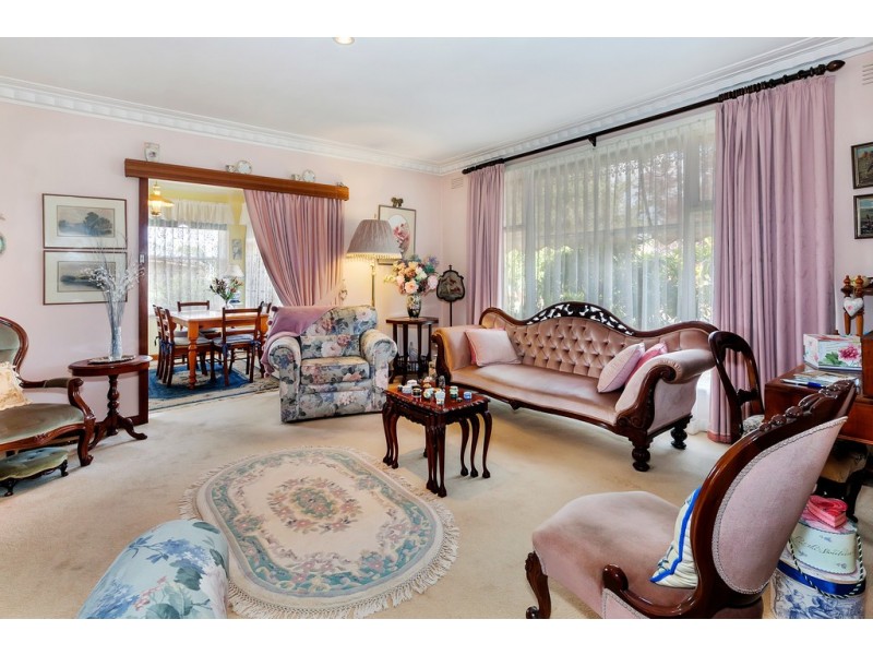 2 Pauls Crescent, Wendouree VIC 3355