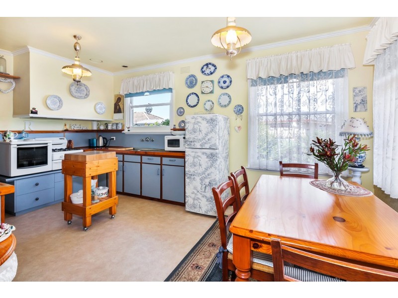 2 Pauls Crescent, Wendouree VIC 3355