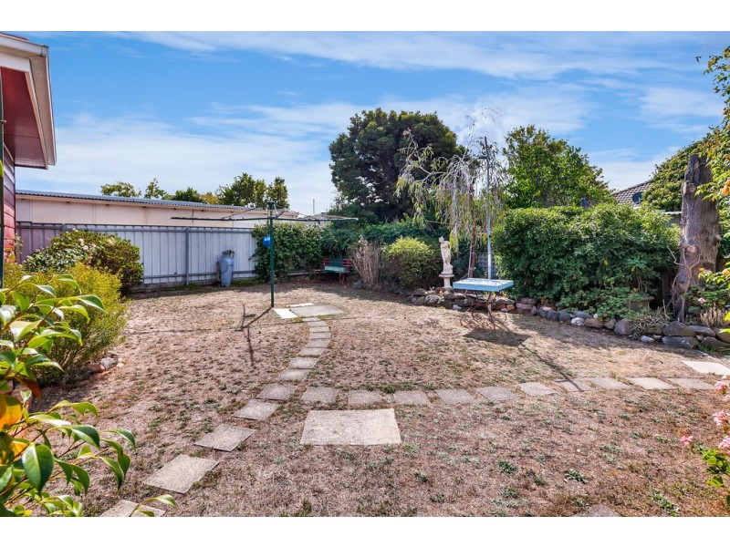 2 Pauls Crescent, Wendouree VIC 3355