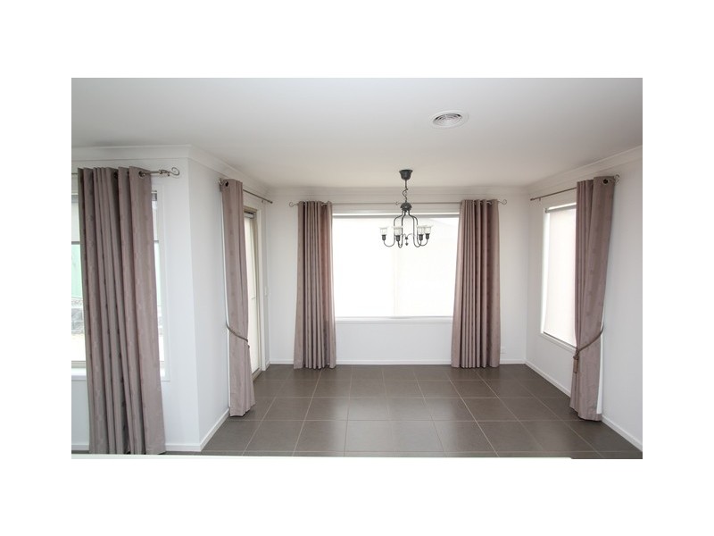 52 Waterford Drive, Miners Rest VIC 3352