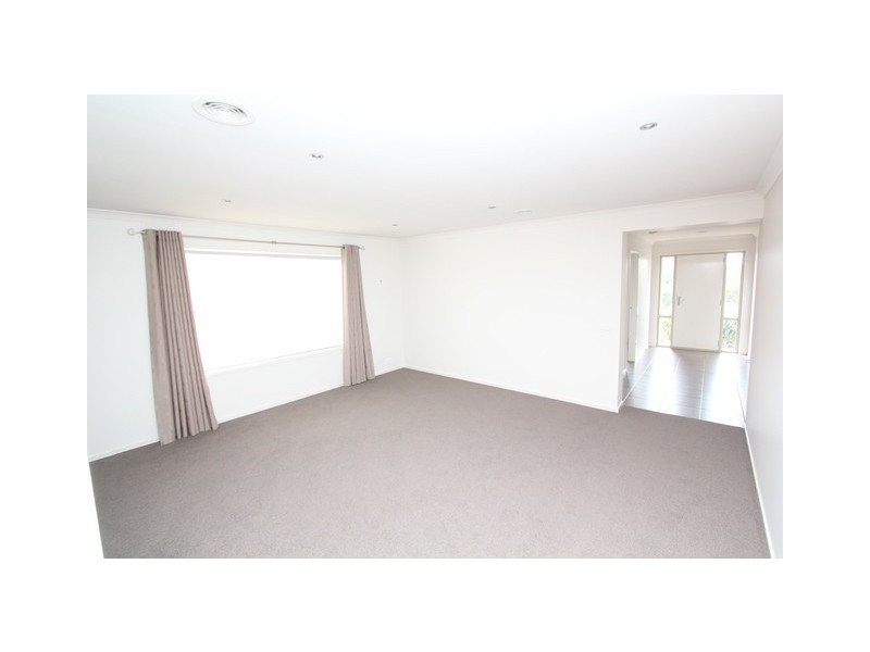 52 Waterford Drive, Miners Rest VIC 3352