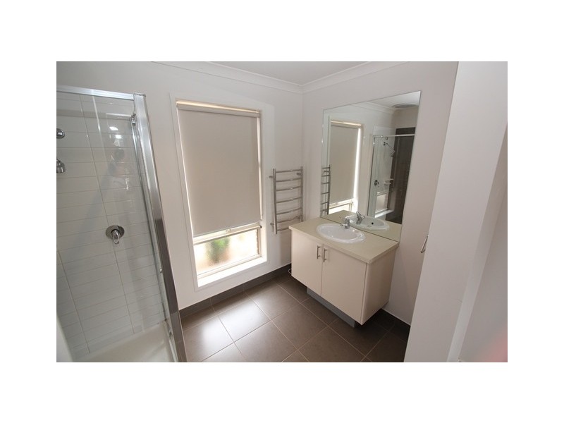 52 Waterford Drive, Miners Rest VIC 3352