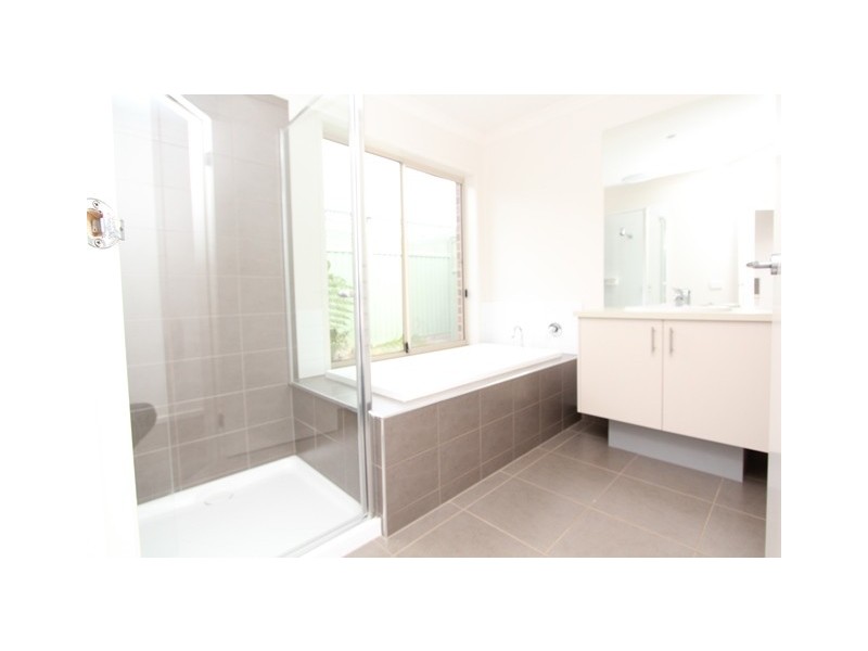 52 Waterford Drive, Miners Rest VIC 3352