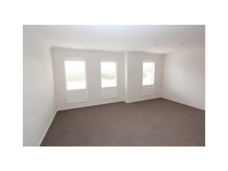 52 Waterford Drive, Miners Rest VIC 3352